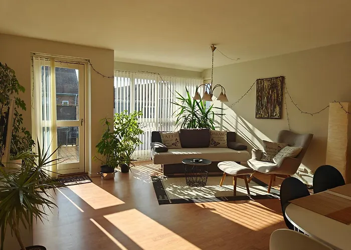 Charming Room In A Cozy Home In Stege
